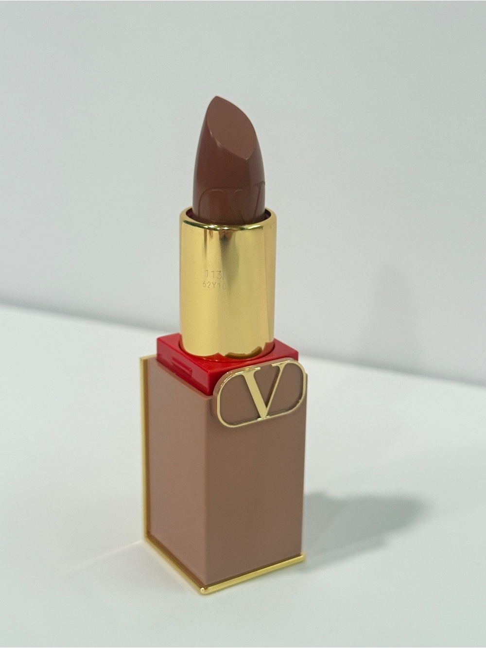 113R Nude Caress Nude Edition Rosso Valentino Satin Lipstick NIB